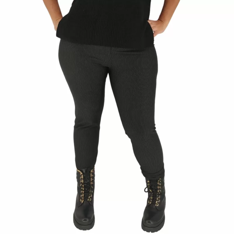 Plus Size Κολάν με Λεπτές Ρίγες - Μαύρο Plus Size Κολάν με Λεπτές Ρίγες - Μαύρο